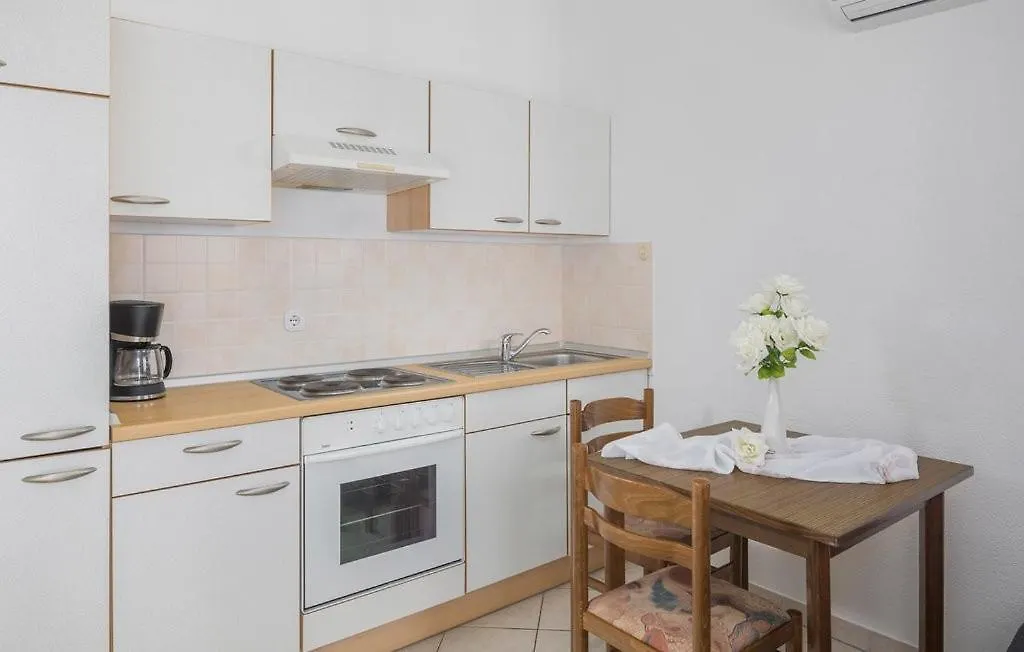 Family-Friendly Apartments With Swimming Pools Valkarin, Porec - 24238