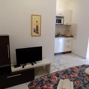 Leporiz Apartment